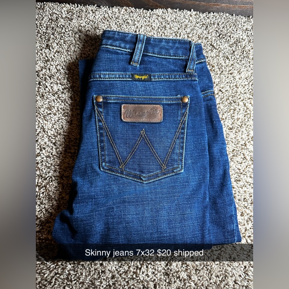 Jeans - Picture 2 of 15